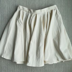 H&M cream mini skirt size small